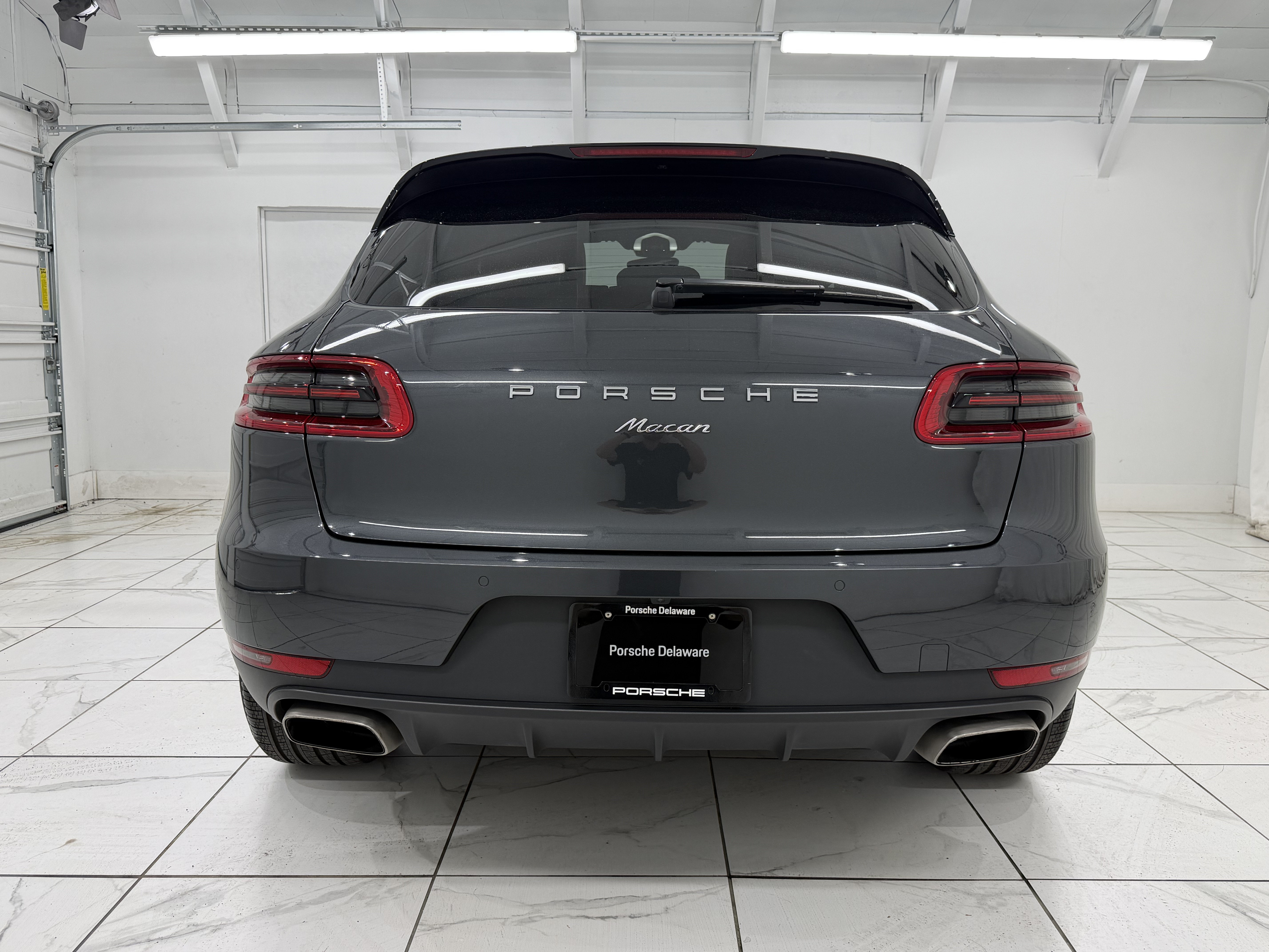 Certified 2018 Porsche Macan AWD/4WD image 13