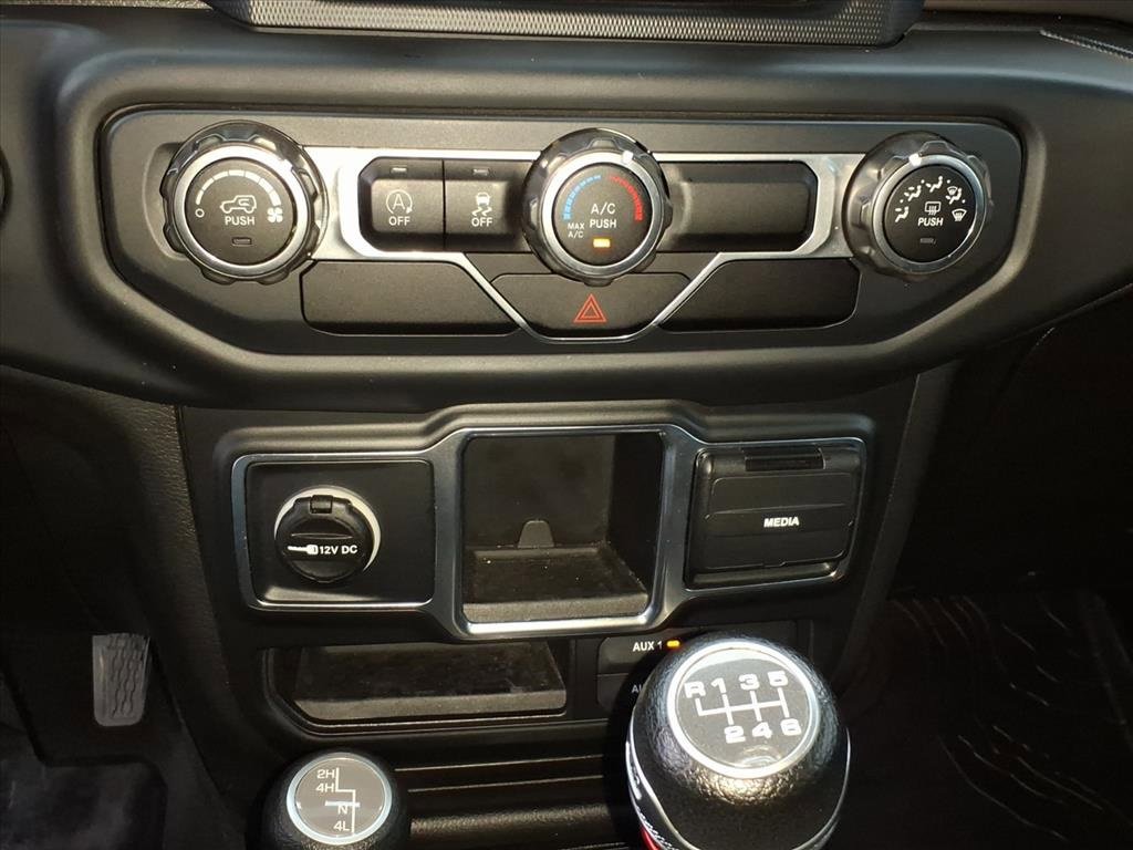 Used 2018 Jeep Wrangler Unlimited Sport image 18