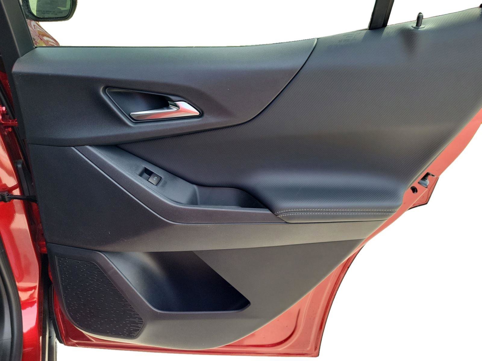 Used 2026 Chevrolet Equinox LT image 18