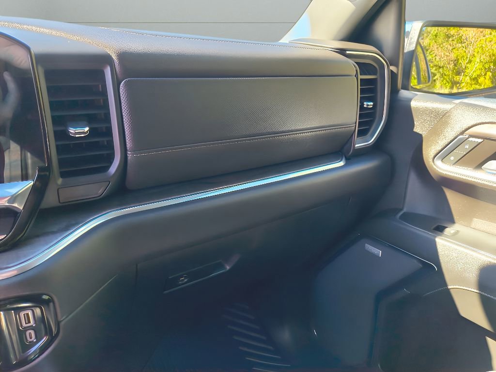 Used 2024 Chevrolet Silverado 1500 LTZ w/ Z71 Off-Road Package image 33