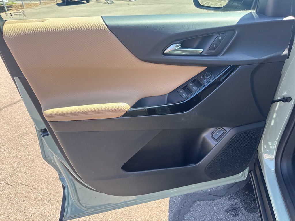 Used 2026 Chevrolet Equinox ACTIV AWD/4WD image 19