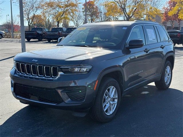 Used 2025 Jeep Grand Cherokee Laredo X image 8