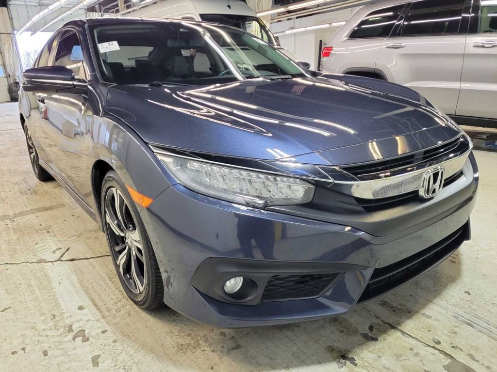 Used 2018 Honda Civic Touring image 2
