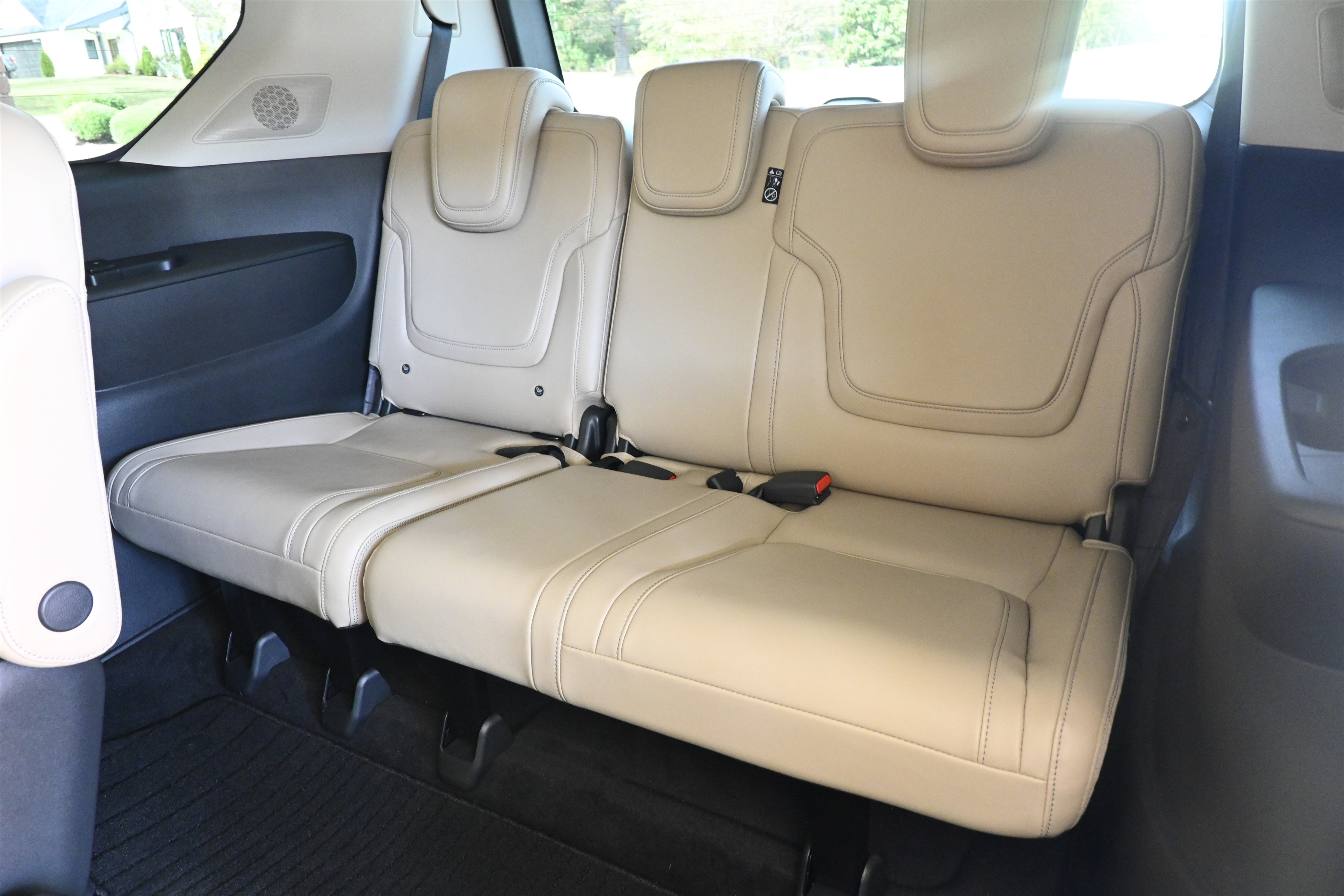 Used 2025 INFINITI QX80 Pure w/ Cargo Package image 19