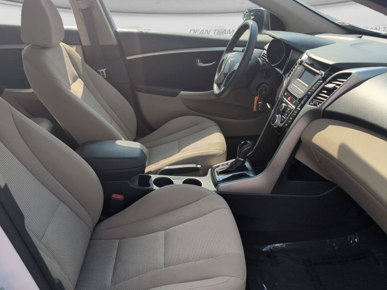 Used 2016 Hyundai Elantra GT FWD image 16