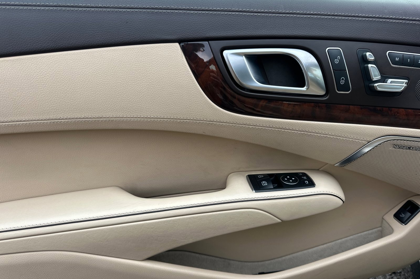 Used 2015 Mercedes-Benz SL 63 AMG image 10