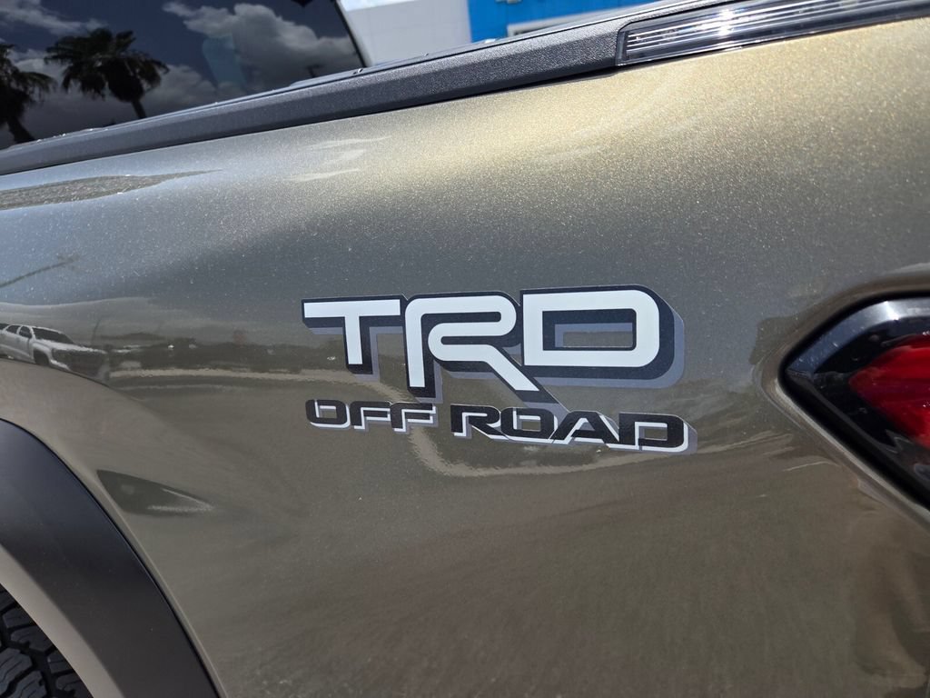 Used 2025 Toyota Tacoma TRD Off-Road AWD/4WD image 13