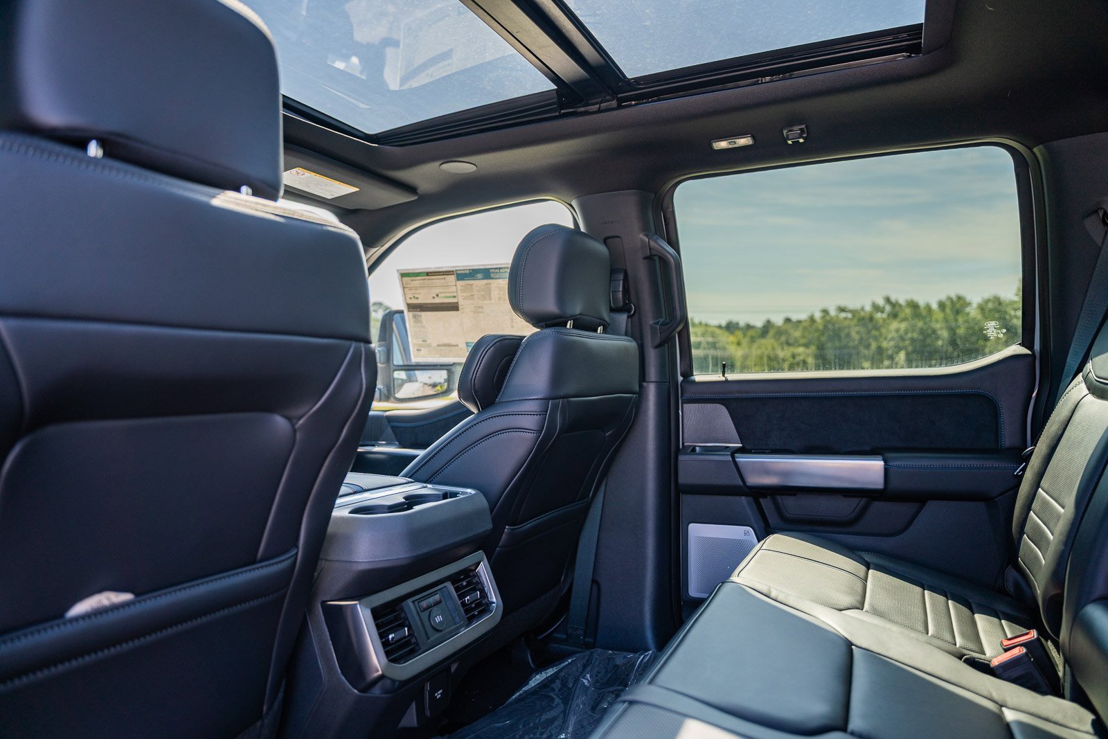 New 2025 Ford F250 Platinum image 28
