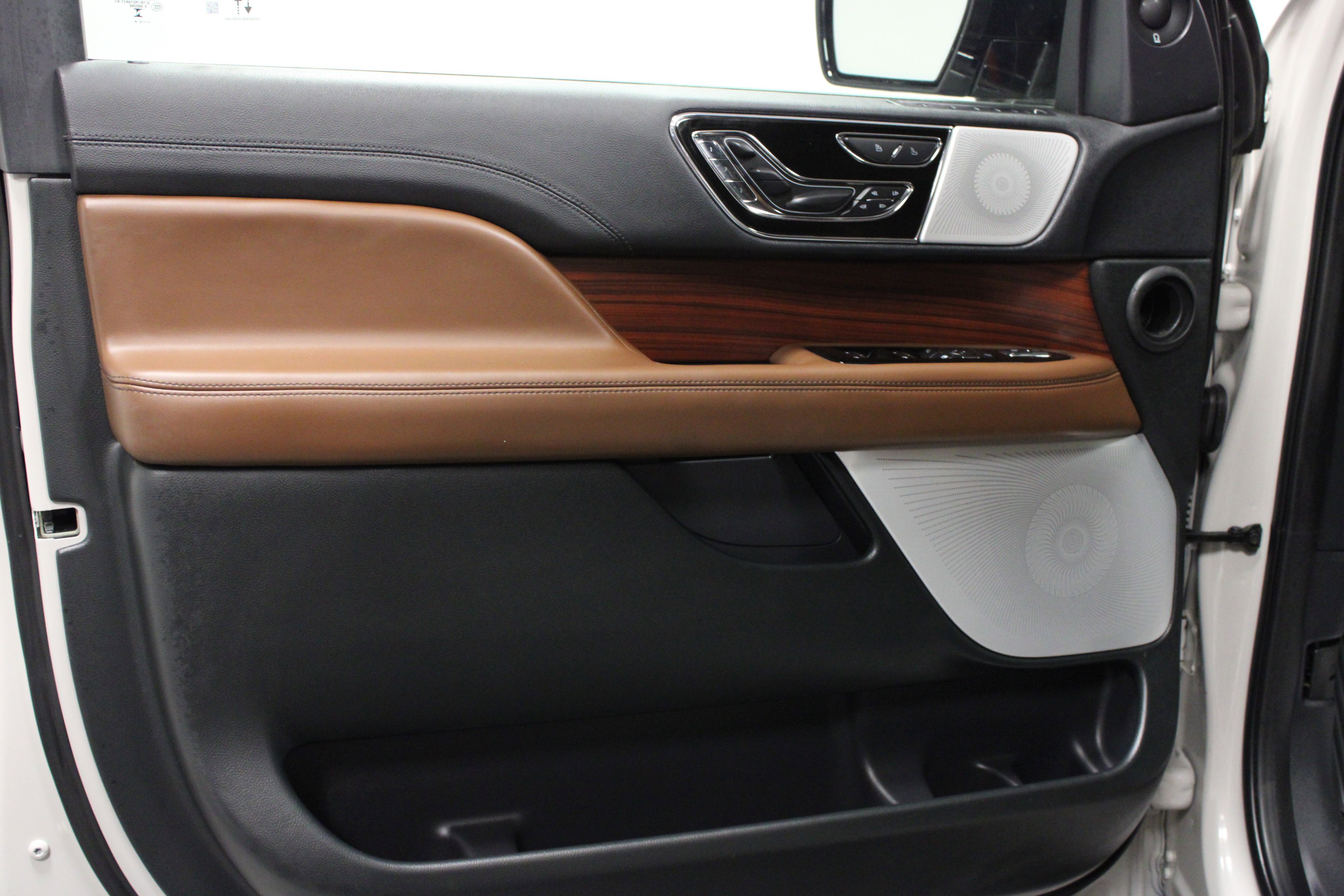 Used 2024 Lincoln Navigator Reserve AWD/4WD image 11