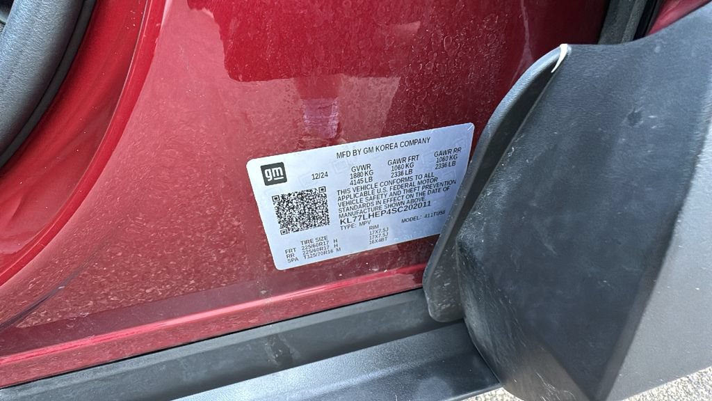 Used 2025 Chevrolet Trax LT FWD image 31