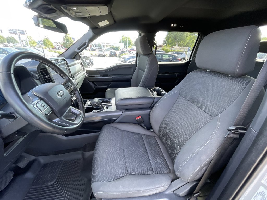 Used 2024 Ford F150 XLT w/ XLT Black Appearance Package AWD/4WD image 17
