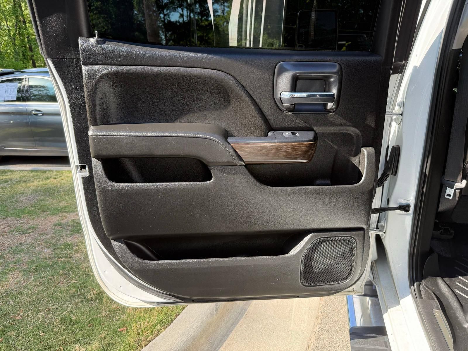 Used 2019 GMC Sierra 3500 Denali w/ Duramax Plus Package AWD/4WD image 33