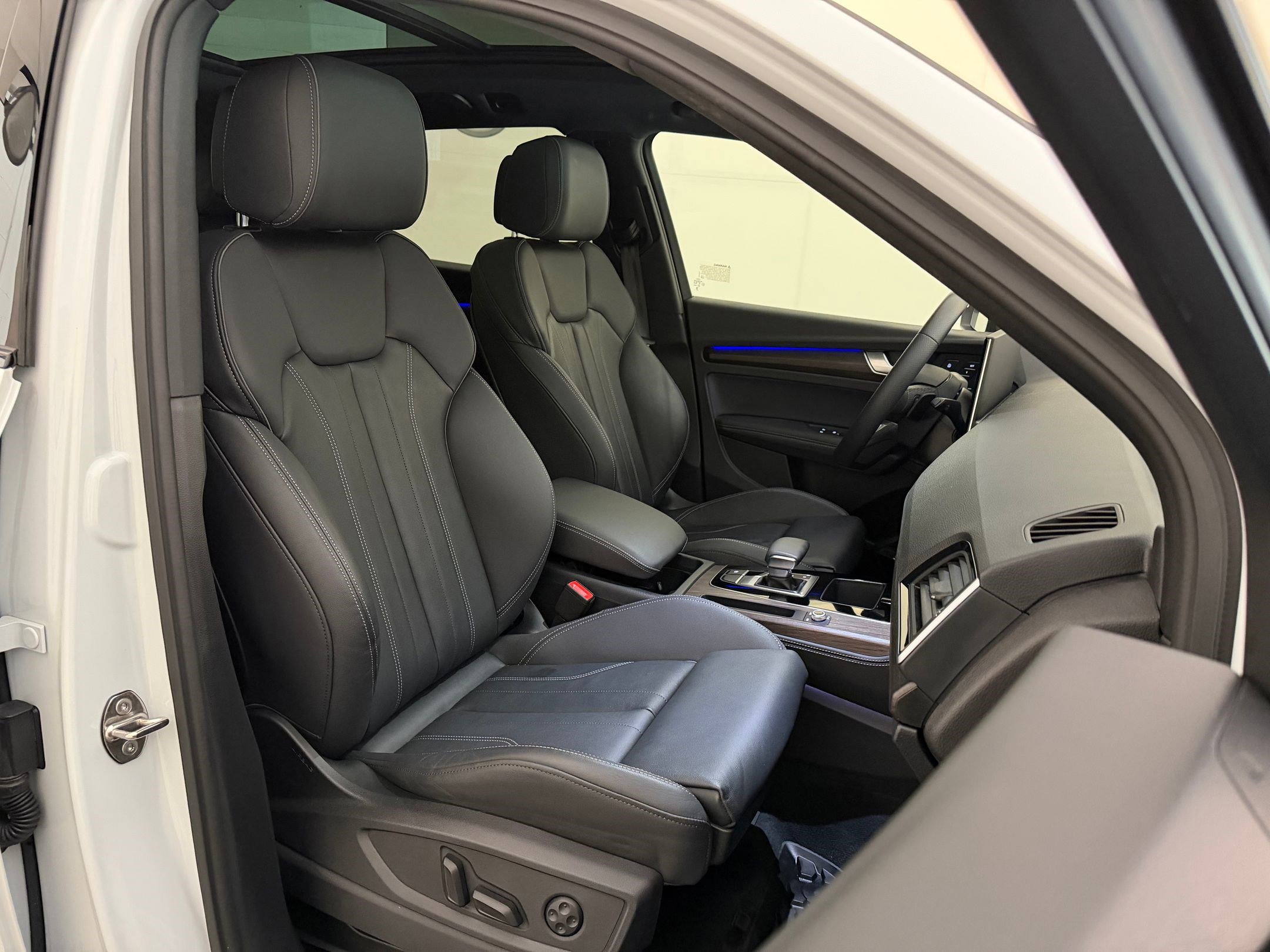 Certified 2025 Audi Q5 e Premium Plus w/ Premium Plus Package AWD/4WD image 34