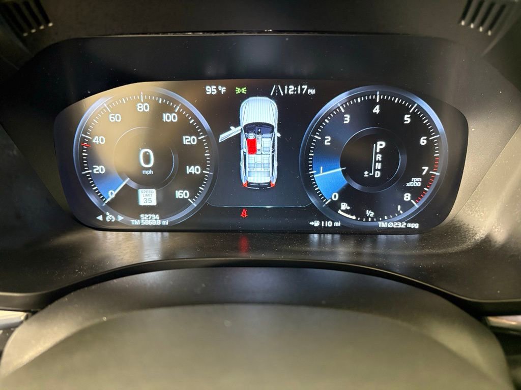 Used 2020 Volvo XC60 T5 Momentum image 25