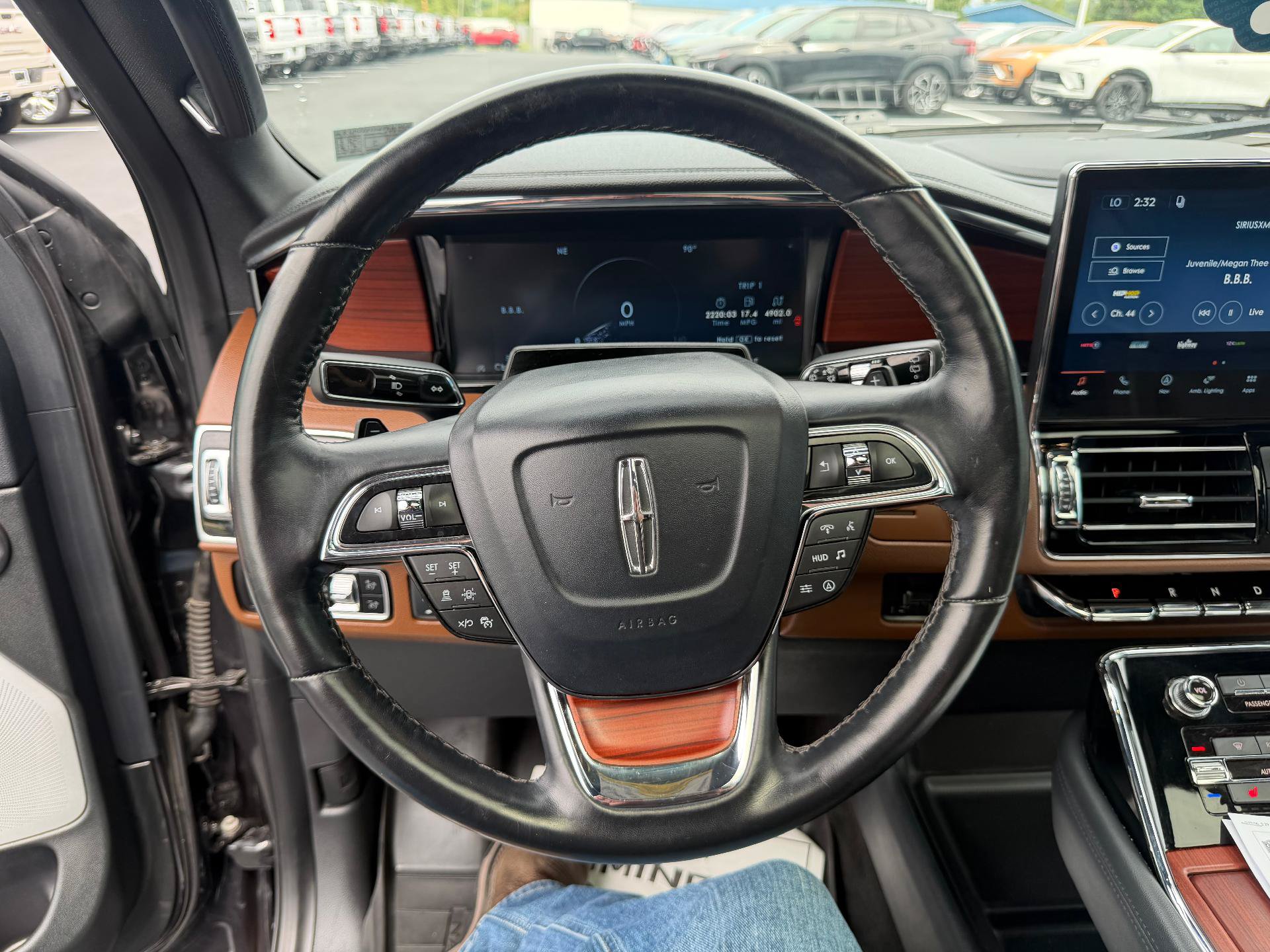 Used 2023 Lincoln Navigator L Reserve AWD/4WD image 24