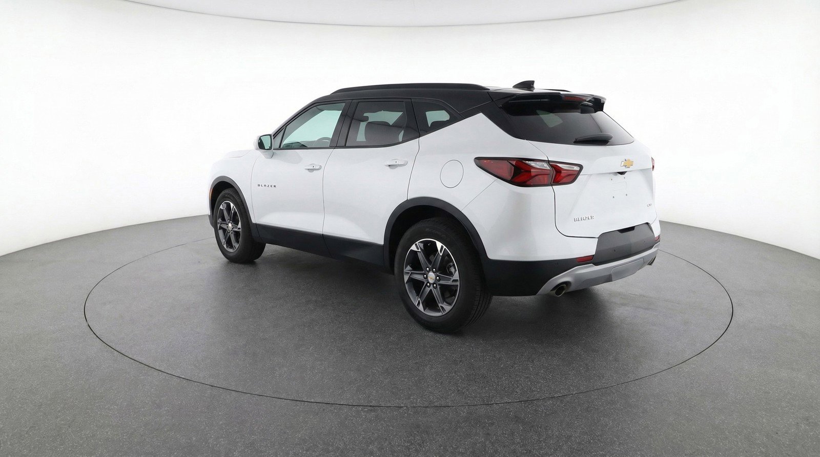 Used 2025 Chevrolet Blazer LT FWD image 6