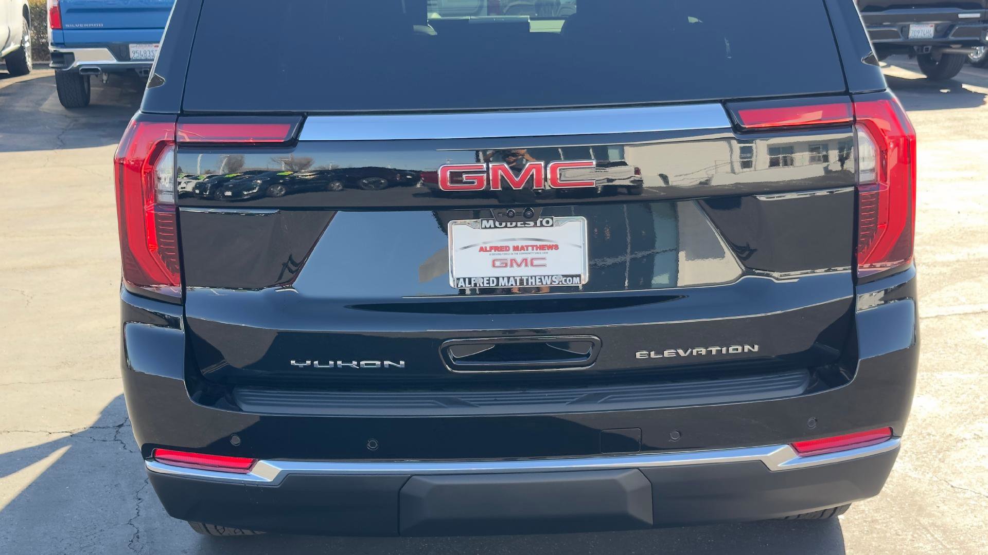 New 2026 GMC Yukon XL Elevation w/ Elevation Premium Package image 6