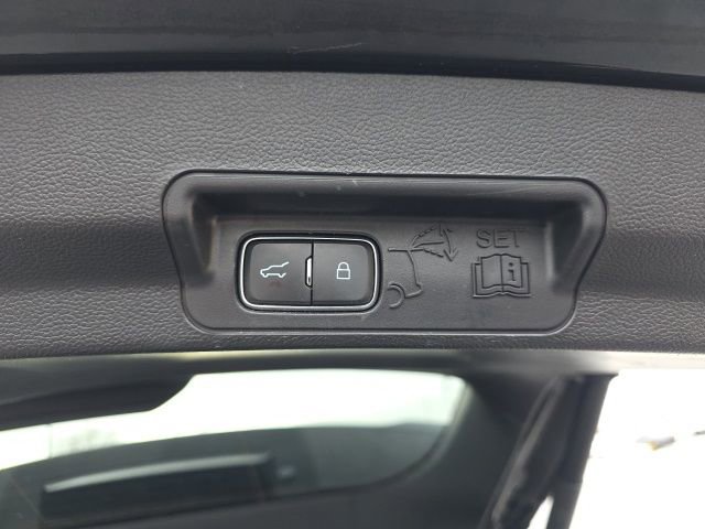 Used 2021 Ford Explorer XLT w/ Equipment Group 202A image 32