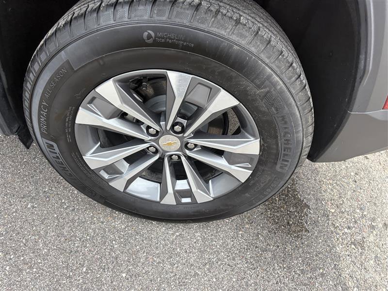 Used 2025 Chevrolet Equinox LT w/ Convenience Package II image 5