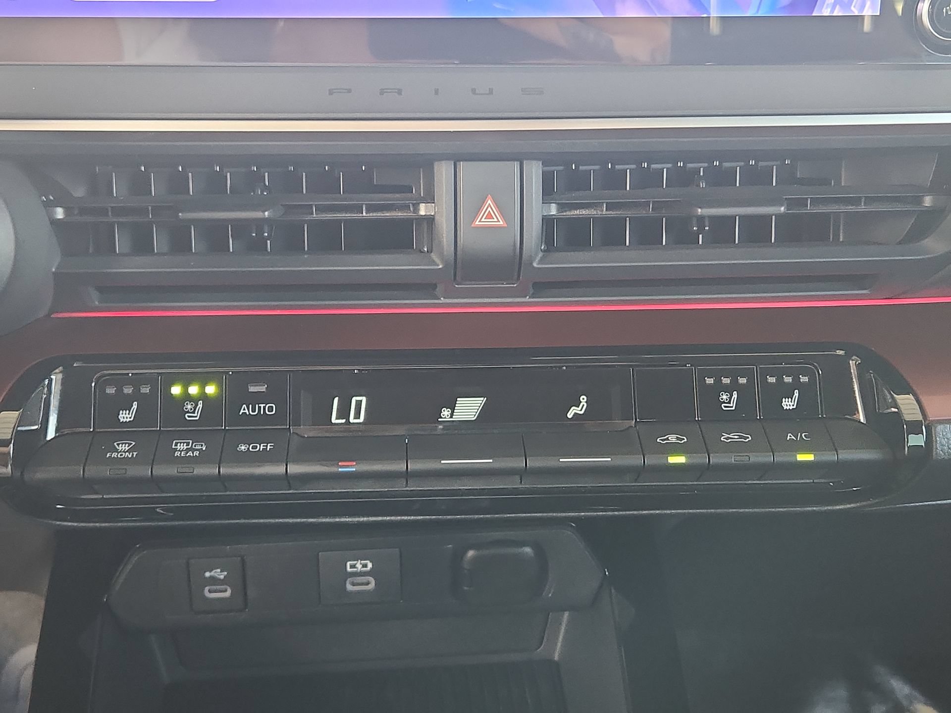 Used 2023 Toyota Prius Prime Premium FWD image 17