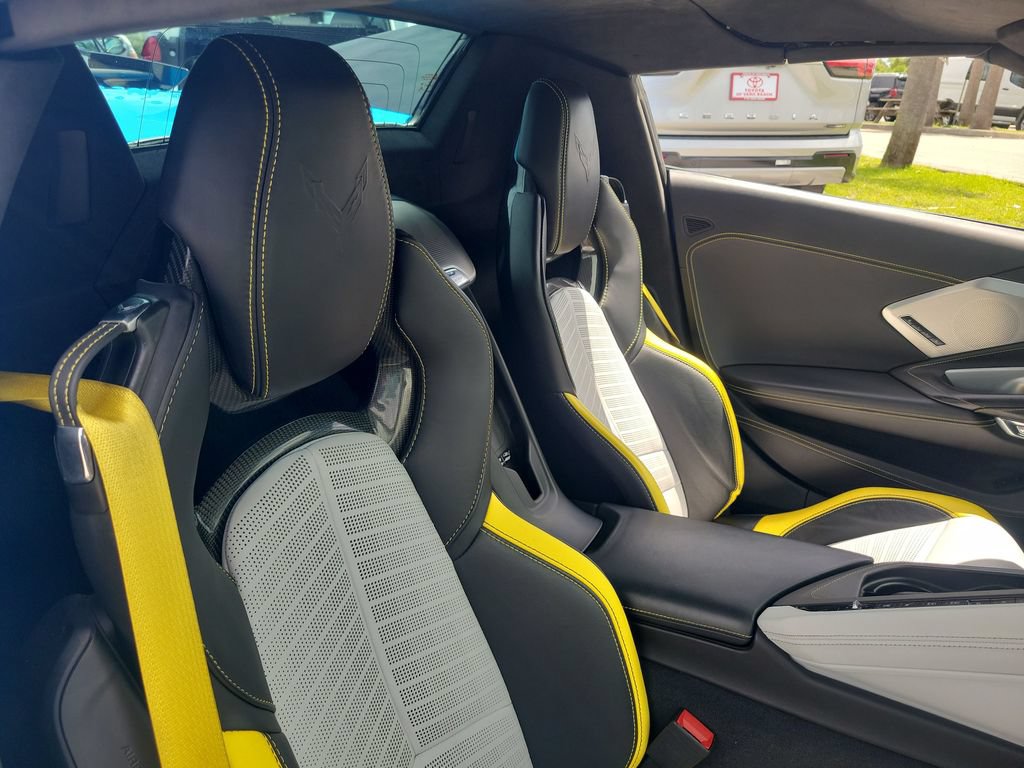 Used 2021 Chevrolet Corvette Stingray Premium Conv w/ Z51 Performance Package RWD image 21