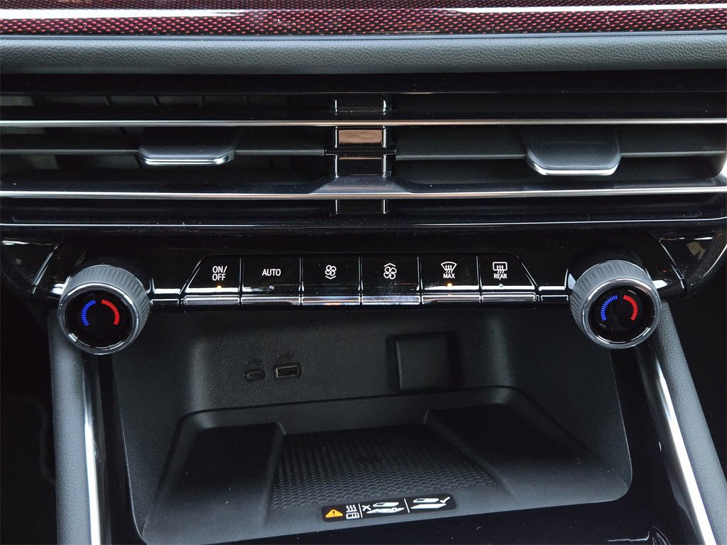 New 2026 Chevrolet Traverse Z71 w/ Driver Confidence Package image 10