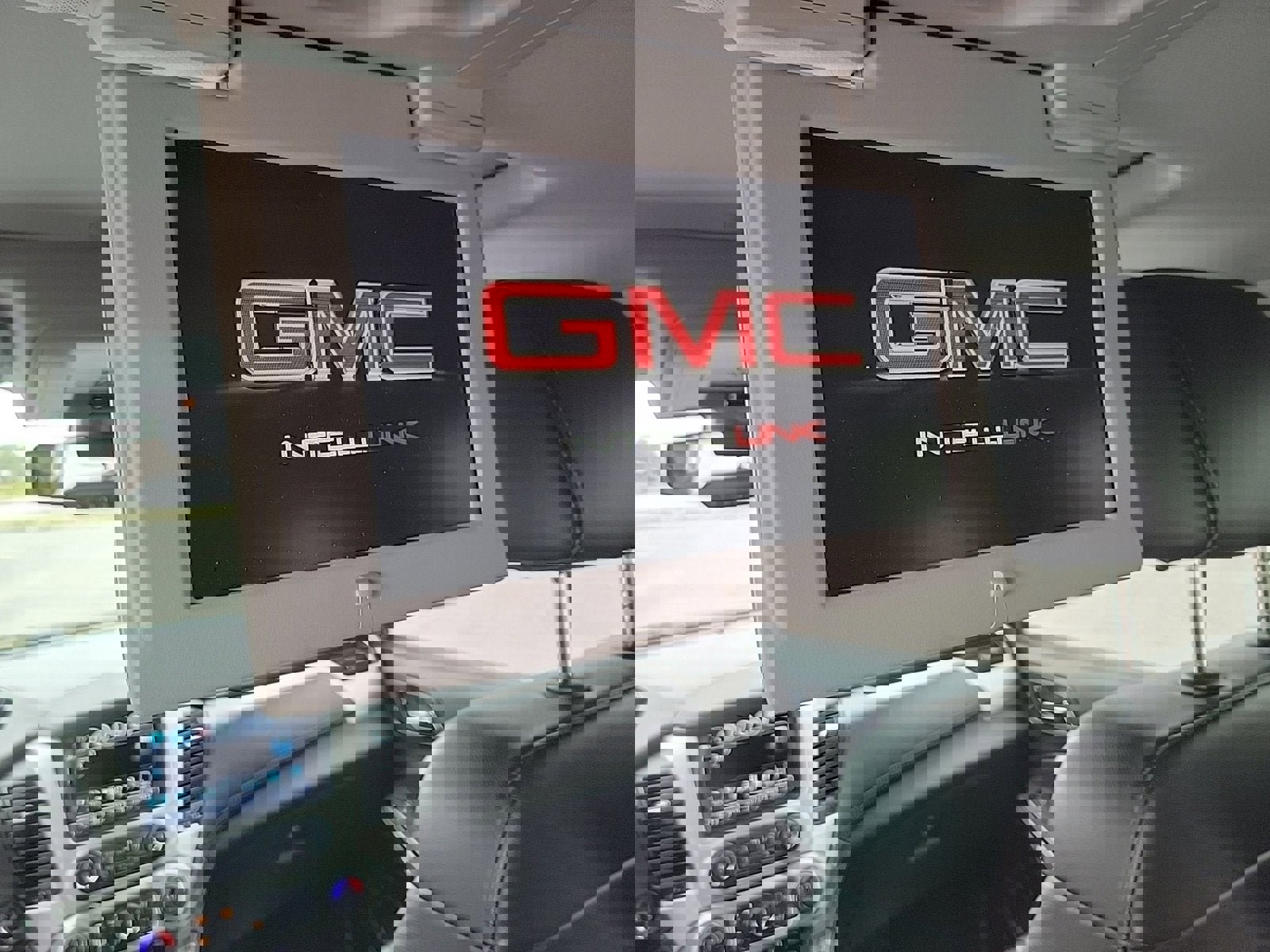 Used 2020 GMC Yukon SLT w/ Open Road Package image 17