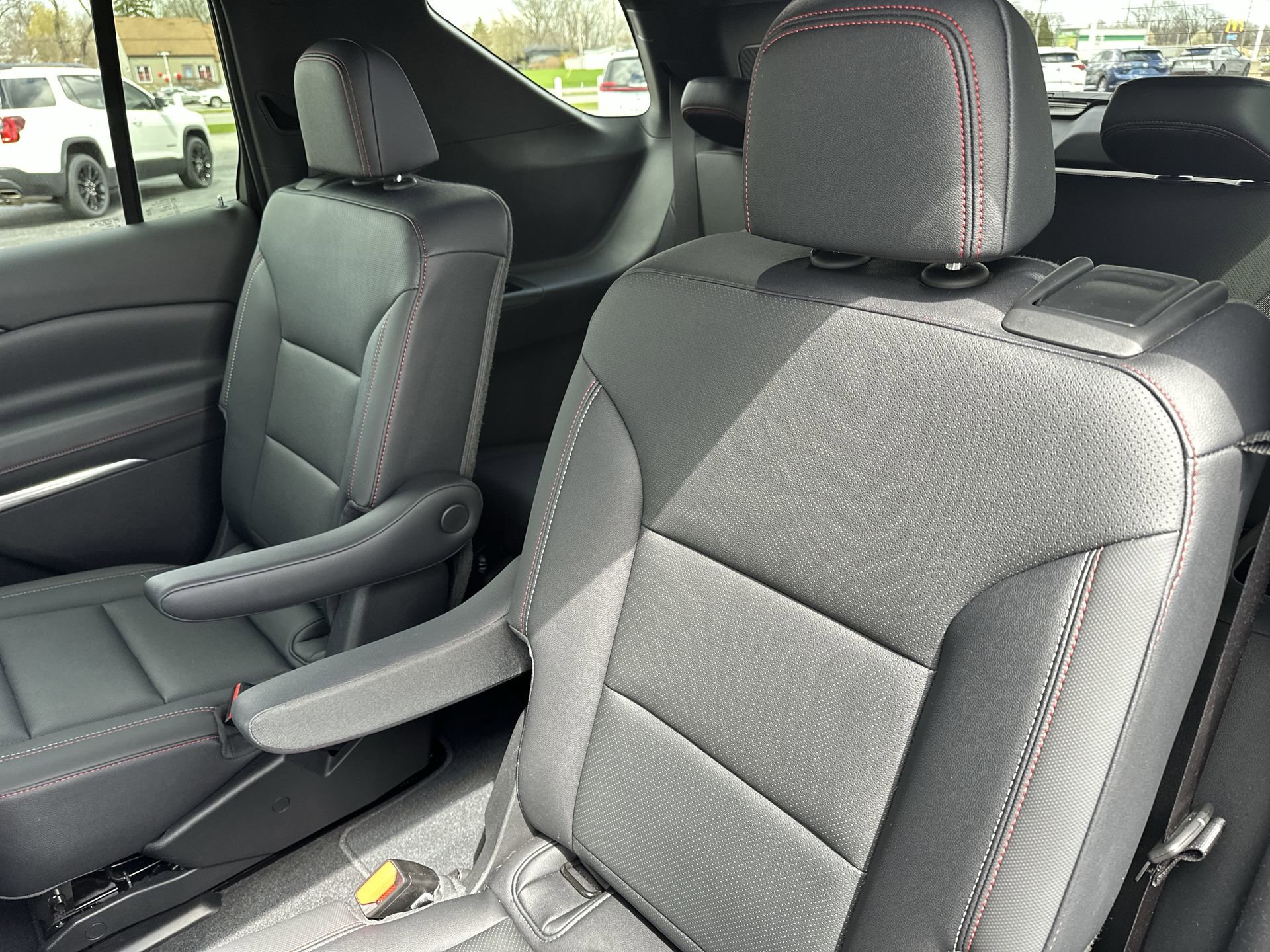 Certified 2024 Chevrolet Traverse Z71 w/ LPO, Floor Liner Package AWD/4WD image 21
