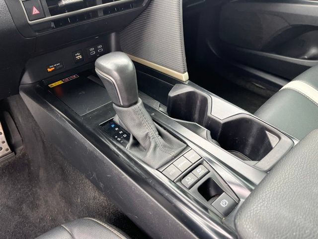 Used 2025 Toyota Camry SE w/ Convenience Package FWD image 26