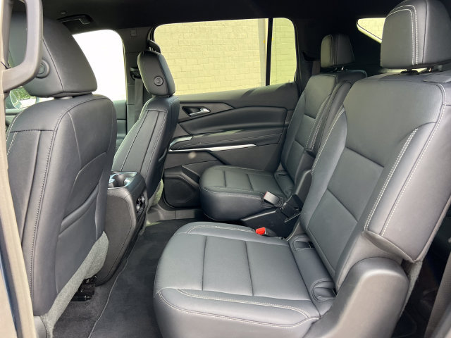 Used 2026 Chevrolet Traverse LT AWD/4WD image 4