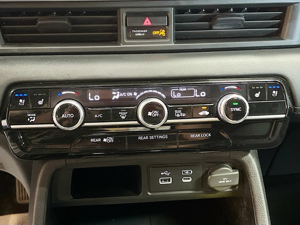 Used 2025 Honda Pilot Elite image 16