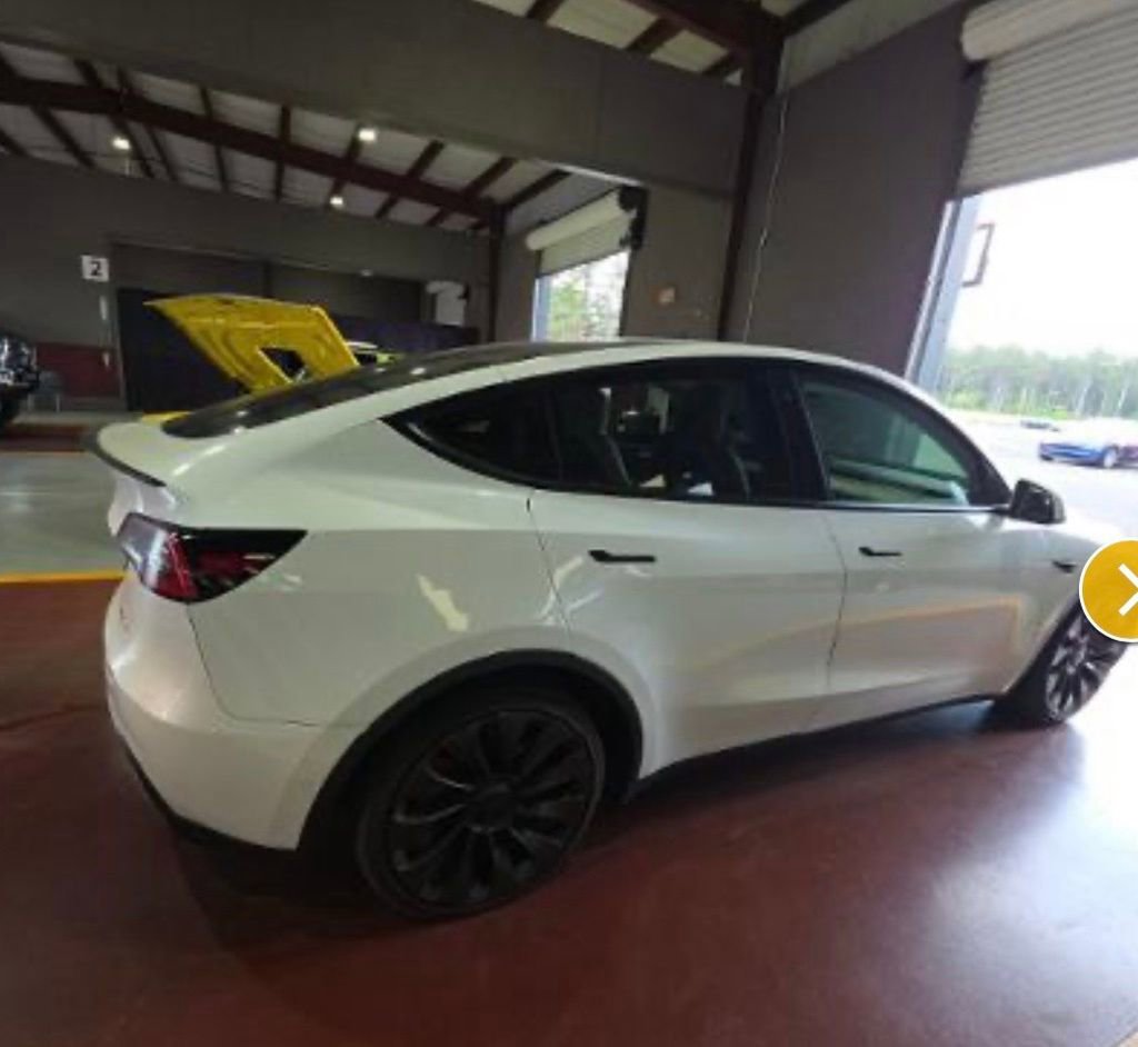 Used 2022 Tesla Model Y Performance AWD/4WD image 8