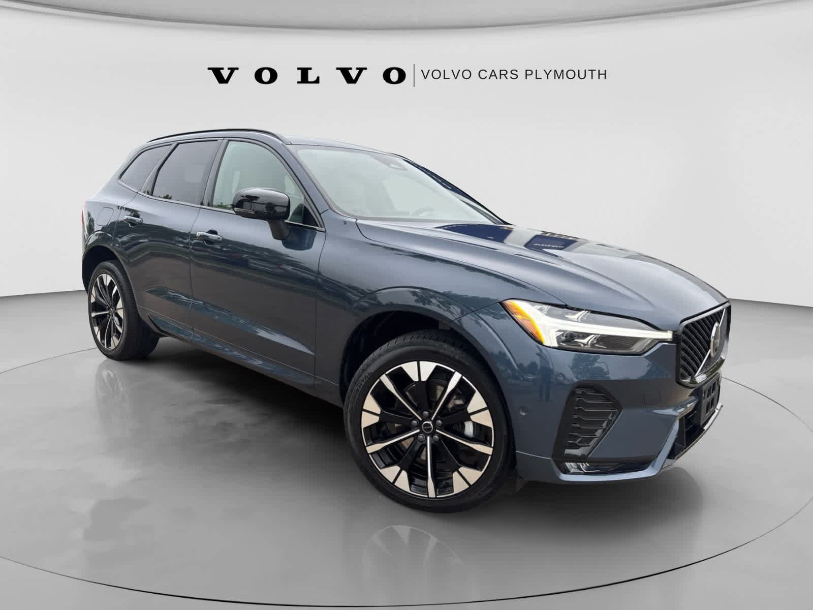 Used 2026 Volvo XC60 B5 Plus AWD/4WD image 3