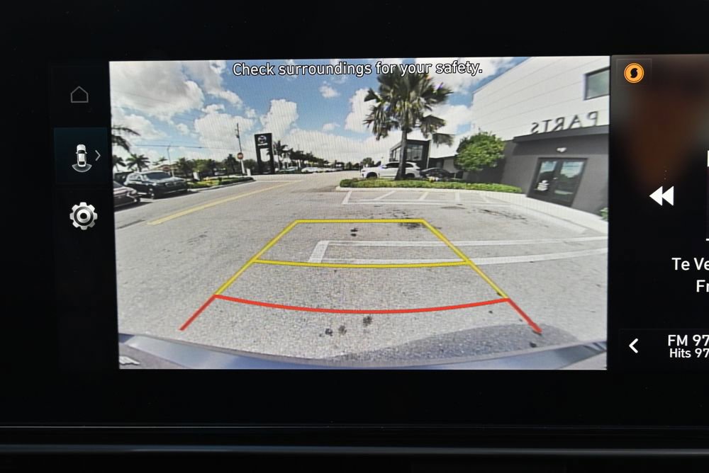 Used 2024 Hyundai Elantra Blue FWD image 18