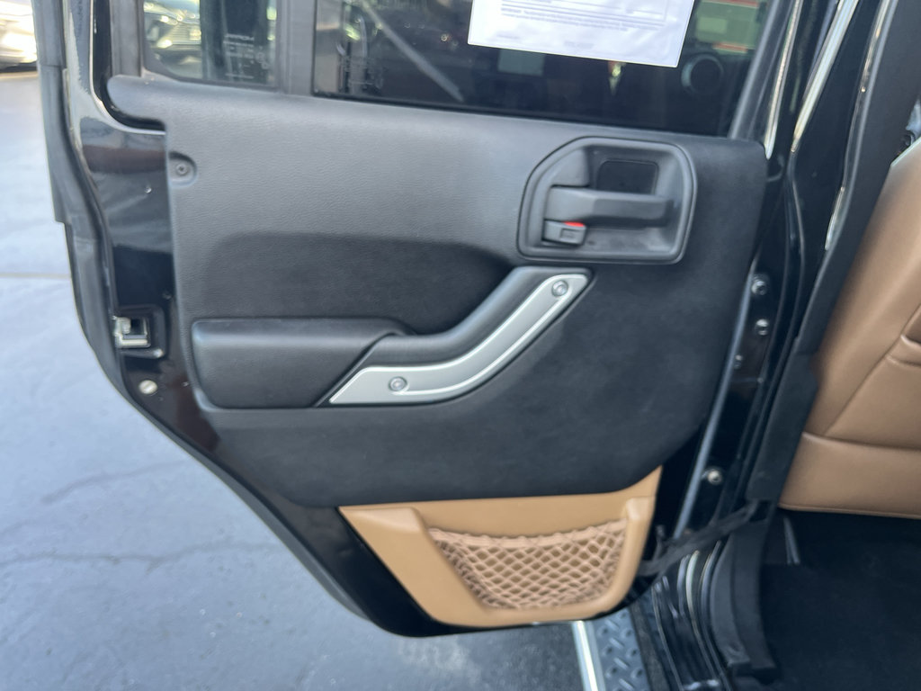 Used 2015 Jeep Wrangler Unlimited Sahara w/ Mopar Chrome Edition Group AWD/4WD image 27