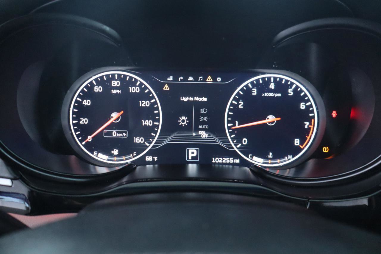 Used 2016 Kia K900 Luxury image 24