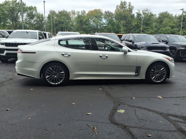 Used 2018 Kia Stinger RWD image 9