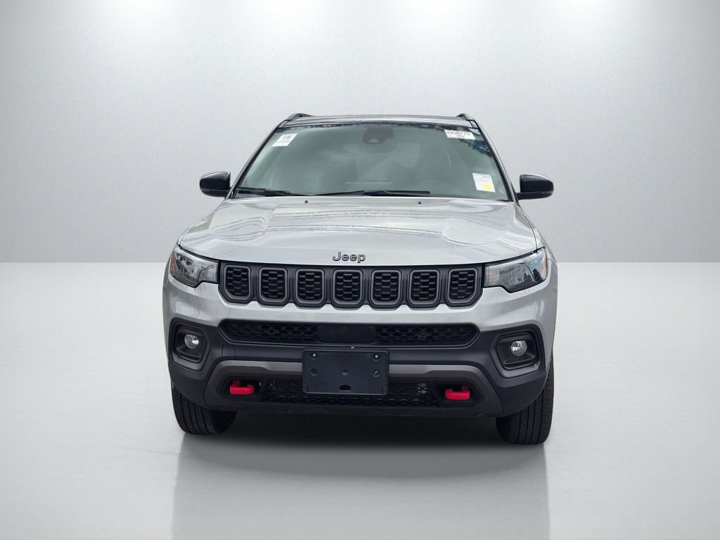 Used 2024 Jeep Compass Trailhawk AWD/4WD image 2