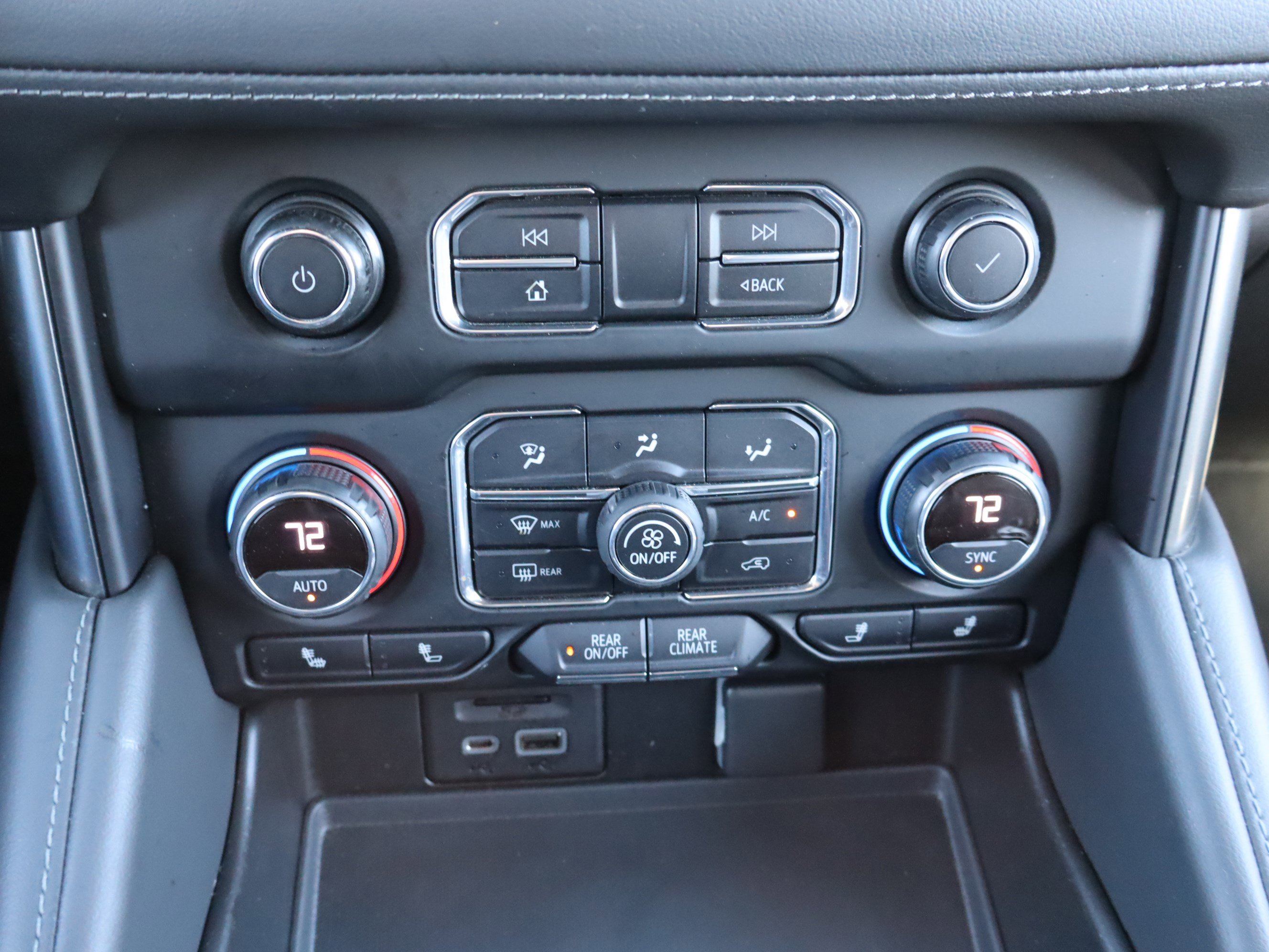 Used 2021 Chevrolet Tahoe Z71 w/ Z71 Off-Road Package image 30