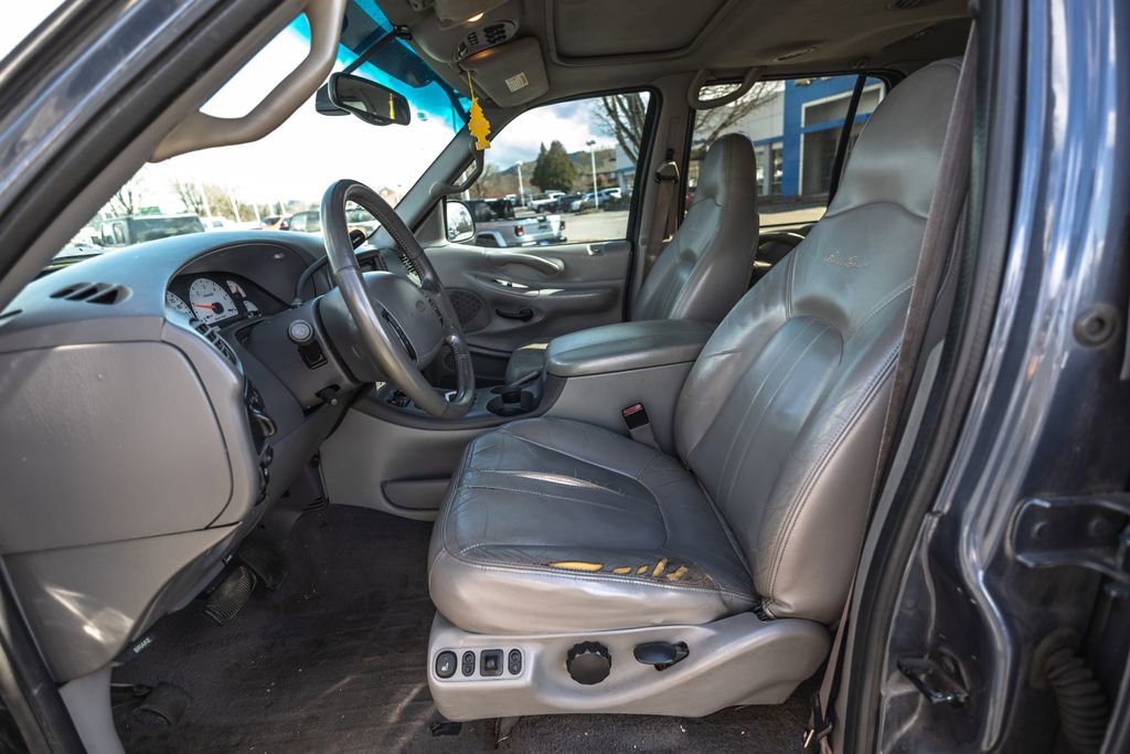 Used 2001 Ford Expedition Eddie Bauer image 20