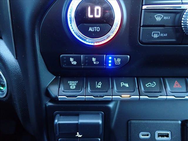 Used 2022 GMC Sierra 3500 Denali w/ Denali Ultimate Package image 19