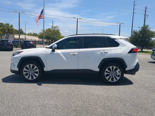 Used 2020 Toyota RAV4 XLE Premium FWD image 8