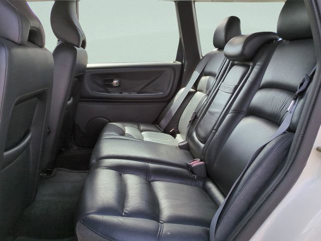 Used 1999 Volvo V70 FWD image 10