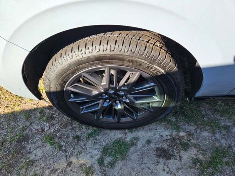 New 2025 Ford Expedition Platinum w/ Stealth Performance Package image 17