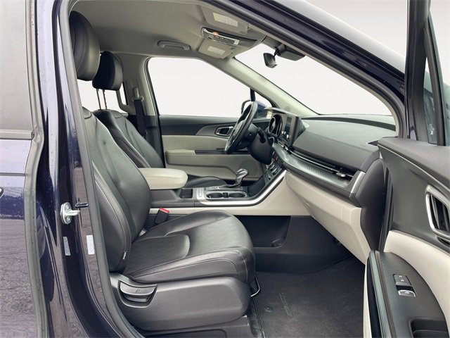 Used 2024 Kia Carnival LX image 15