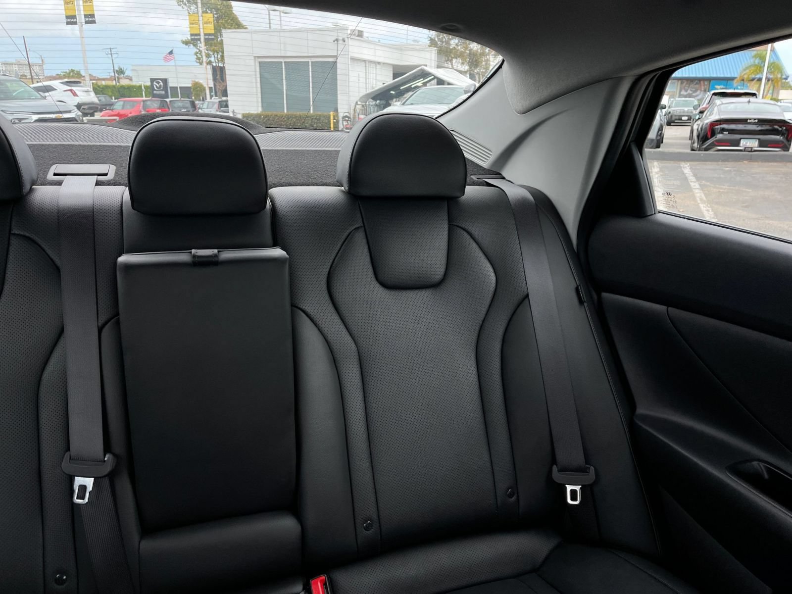 Used 2025 Hyundai Elantra Limited FWD image 38
