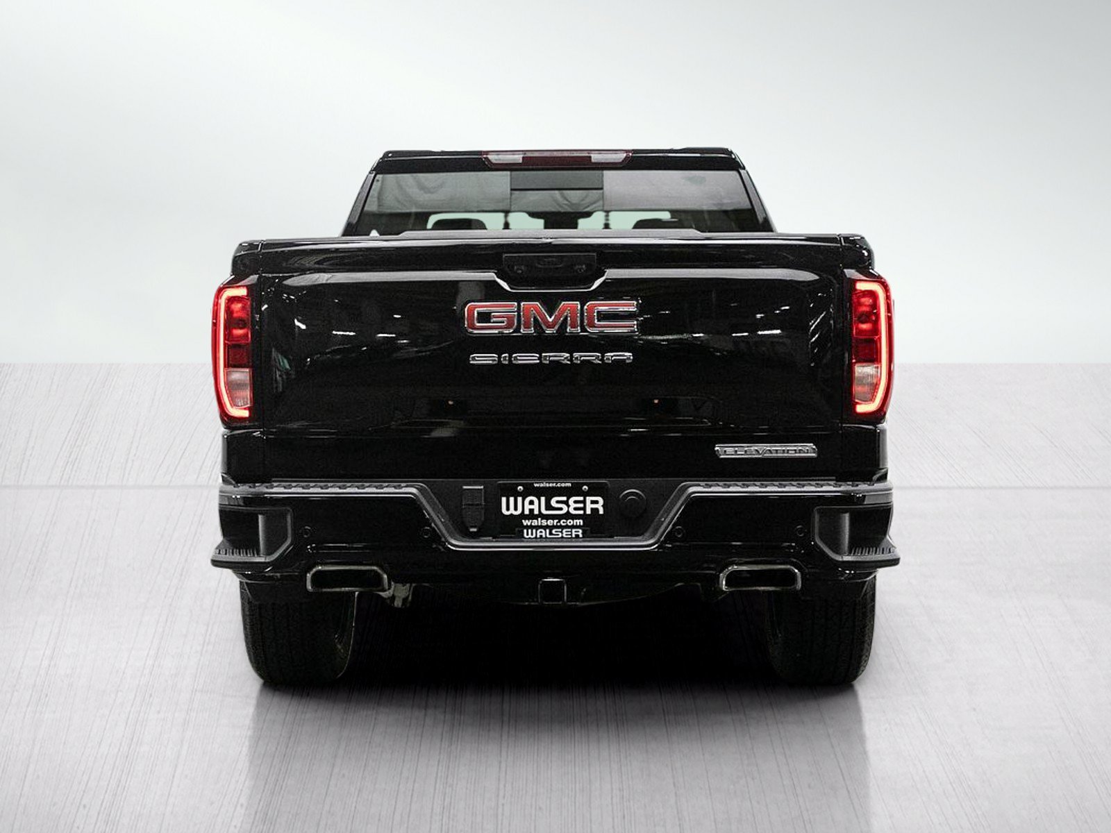 Used 2023 GMC Sierra 1500 Elevation w/ Elevation Premium Package AWD/4WD image 4