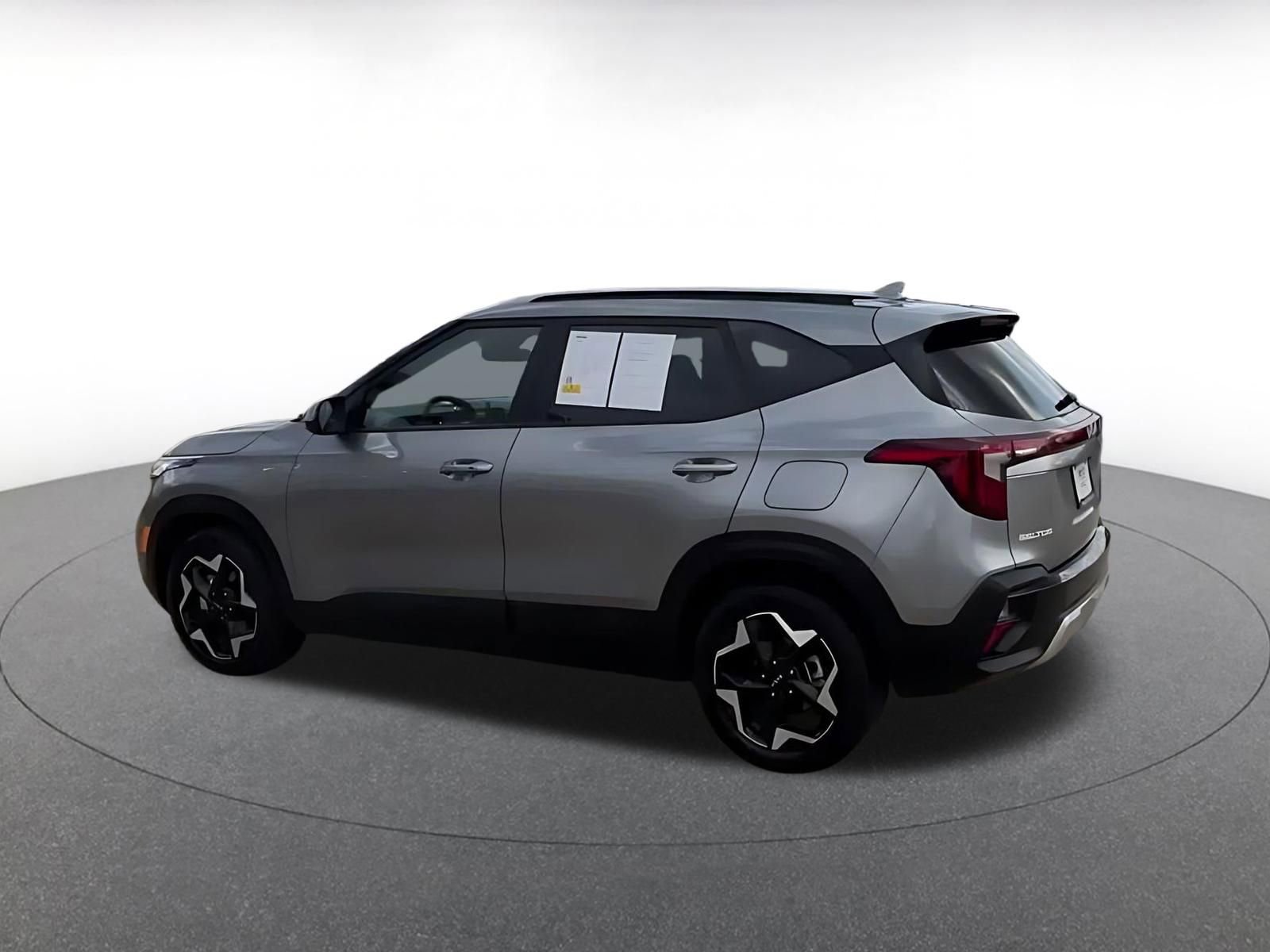 Used 2025 Kia Seltos S image 10