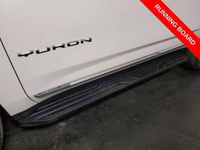 Used 2024 GMC Yukon SLT AWD/4WD image 8