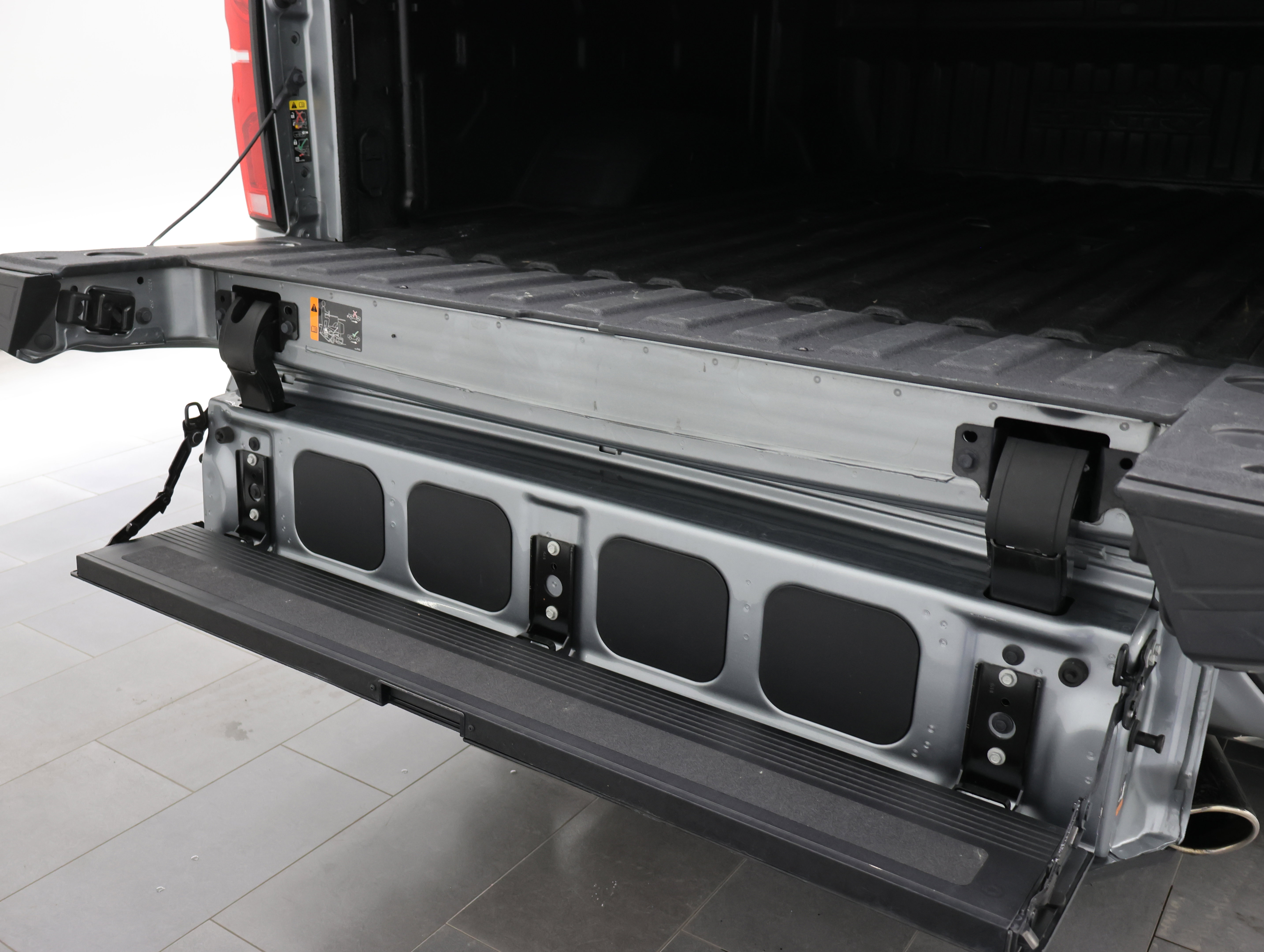 Used 2024 Chevrolet Silverado 3500 High Country w/ High Country Premium Package AWD/4WD image 39